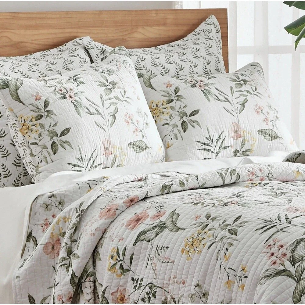 Levtex Home Viviana Quilt Set– Twin/Twin XL Floral Botanical Bedding $119 Retail